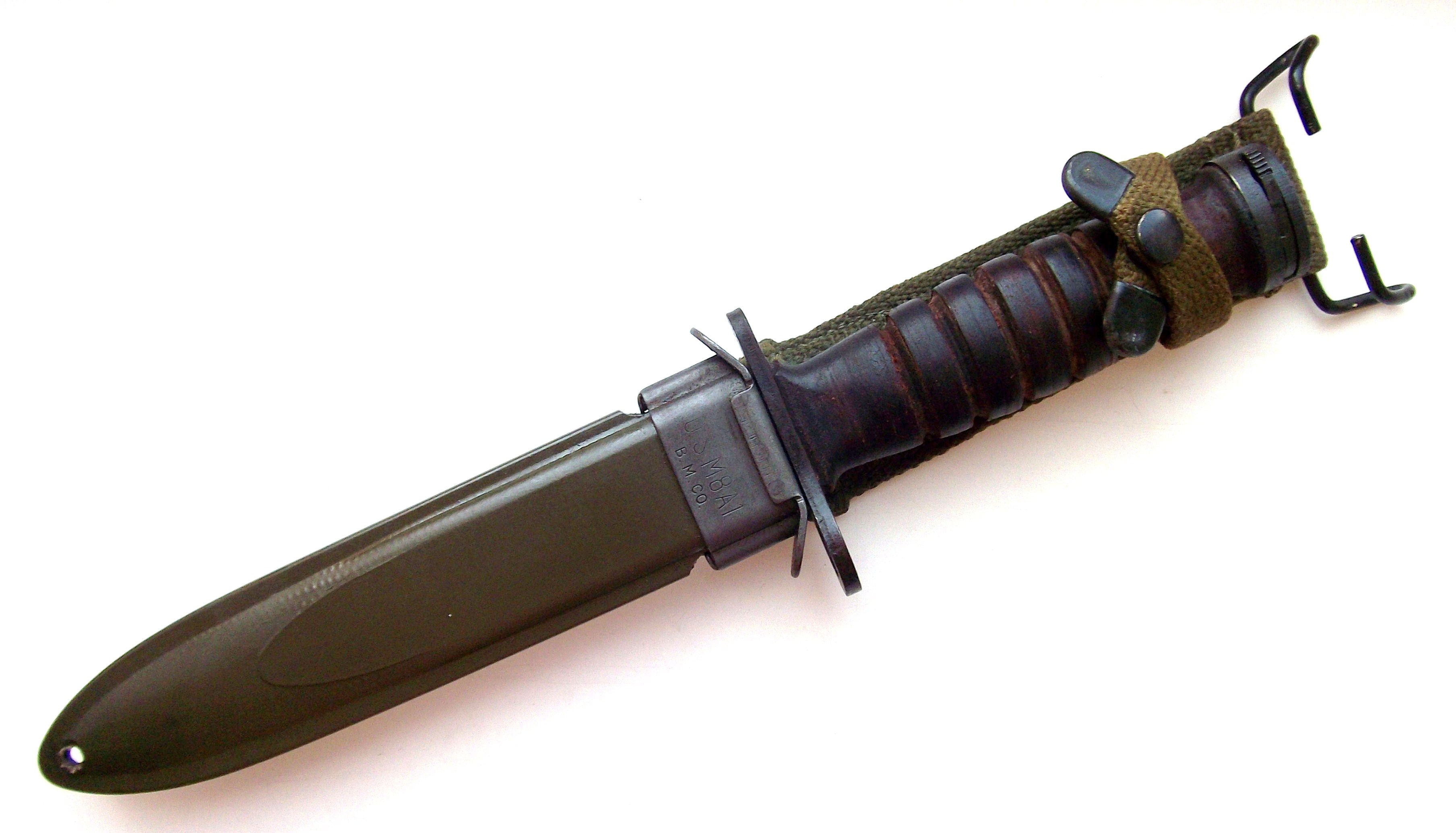 Штык-нож М 4 образца 1944 года производства фирмы Utica Cutlery Co. 