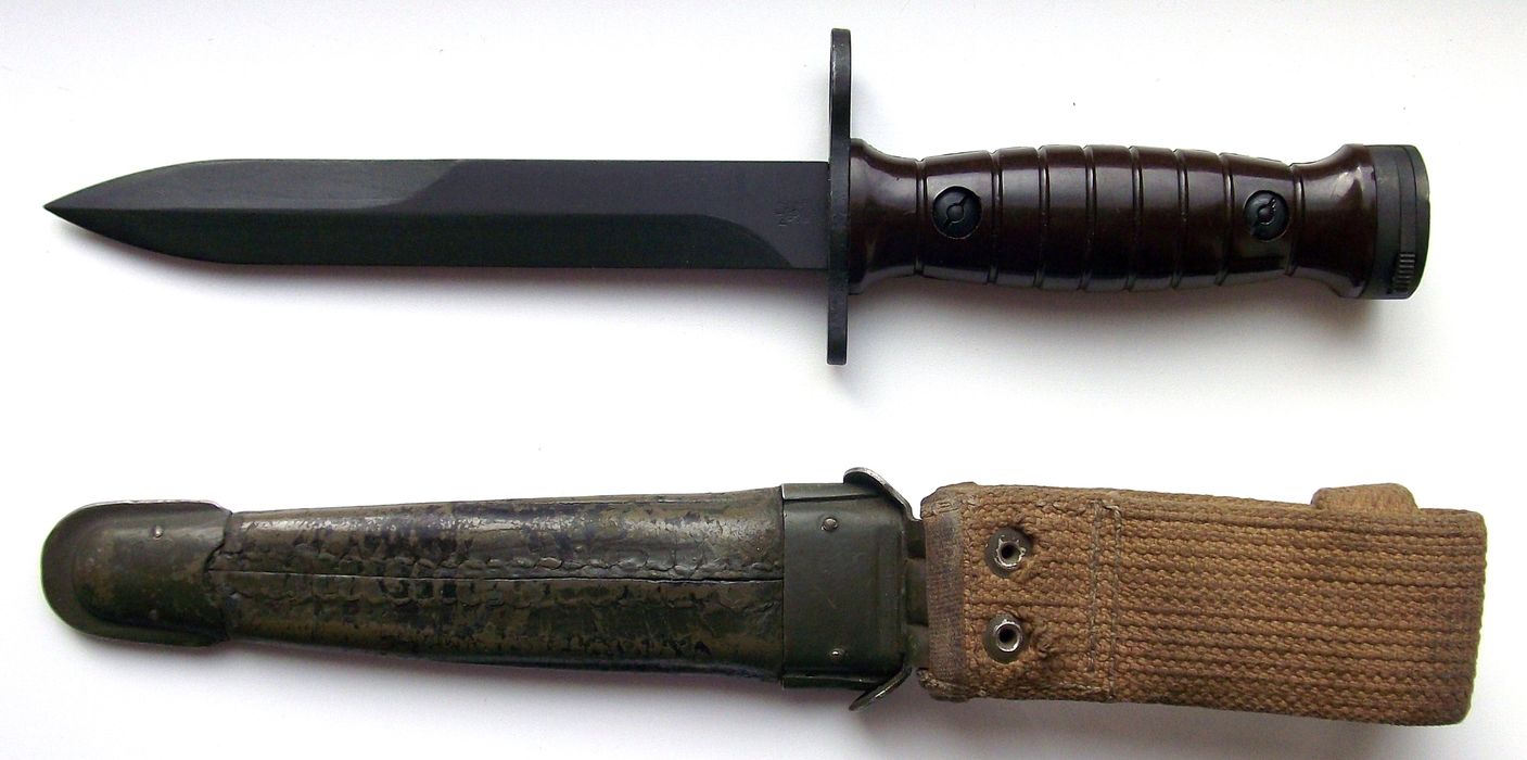 Штык-нож М4 к полуавтоматическому карабину М1.
