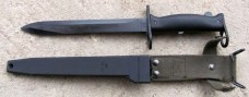 Штык-нож образца 1979 года (закрытая пружина в ножнах)