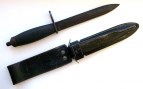 Королевская гвардия и Военная академия (KS) использовали аналогичные штык-ножи черного цвета.